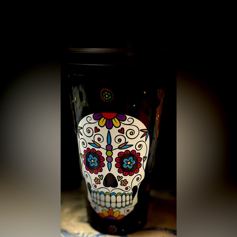 Sugar skull/ Dia De Los Muertos Tumbler - NWT